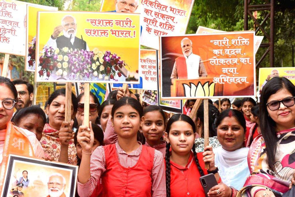 Nari Shakti Vandan Yatra: महिला आरक्षण पर घमासान